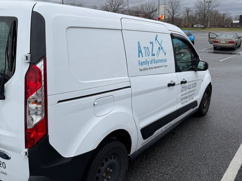 Used 2019 Ford Transit Connect XL image 4
