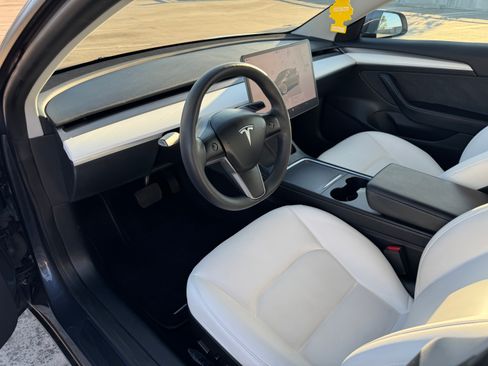 Used 2023 Tesla Model 3 Standard Range image 8