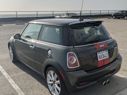 Used 2011 MINI Cooper S image 1