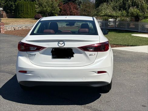 Used 2018 MAZDA MAZDA3 Touring FWD image 10