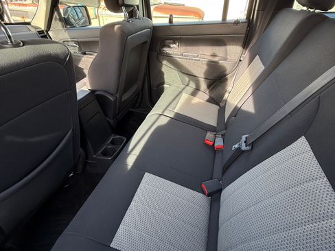 Used 2010 Jeep Liberty Sport image 11