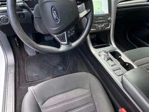 Used 2020 Ford Fusion SE image 5