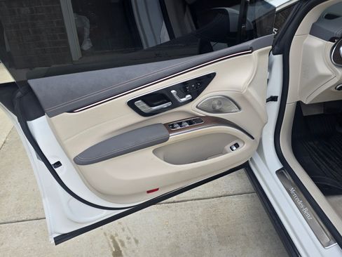 Used 2022 Mercedes-Benz EQS 450+ Sedan image 18