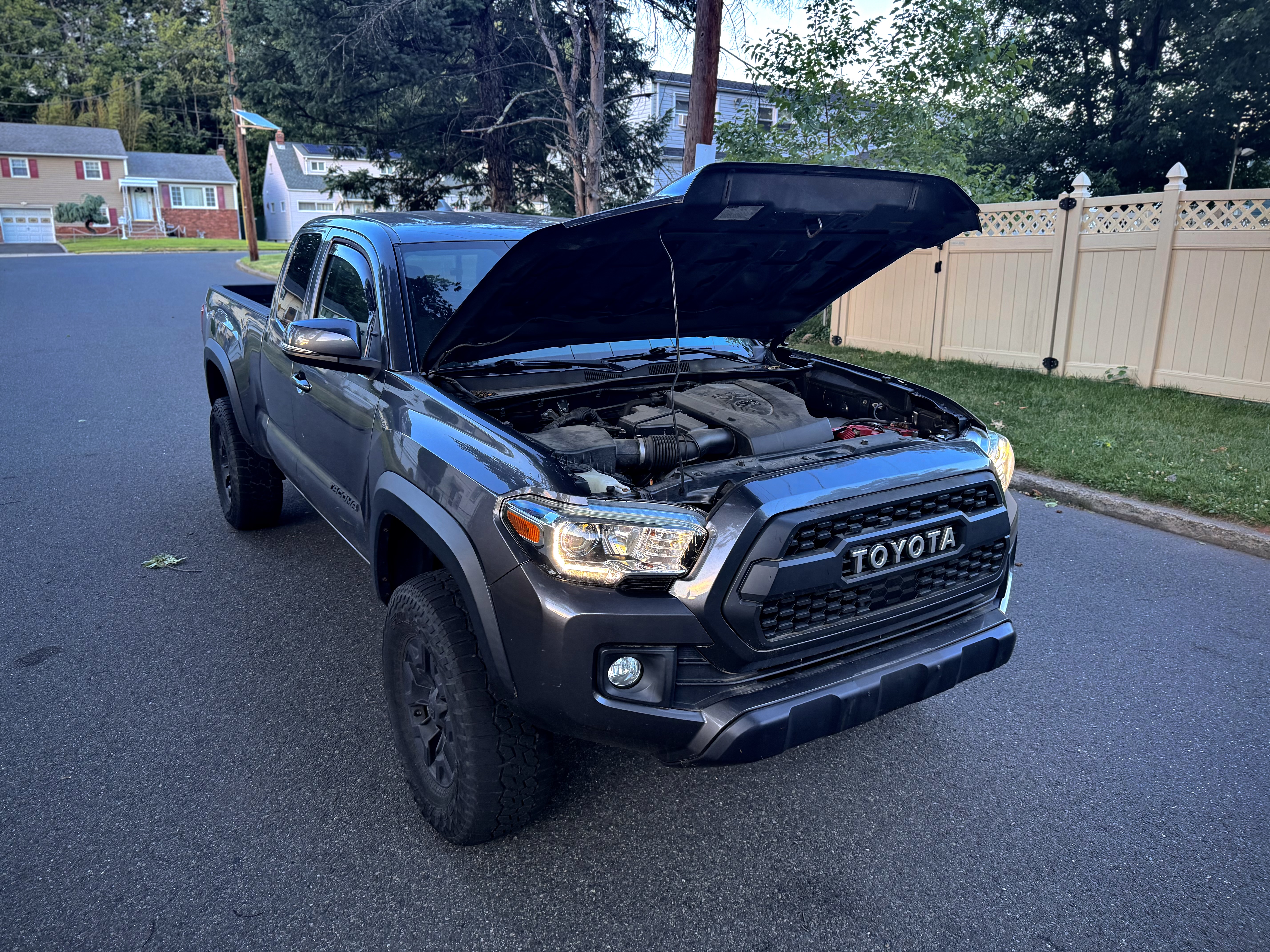 Used 2019 Toyota Tacoma TRD Off-Road AWD/4WD image 27