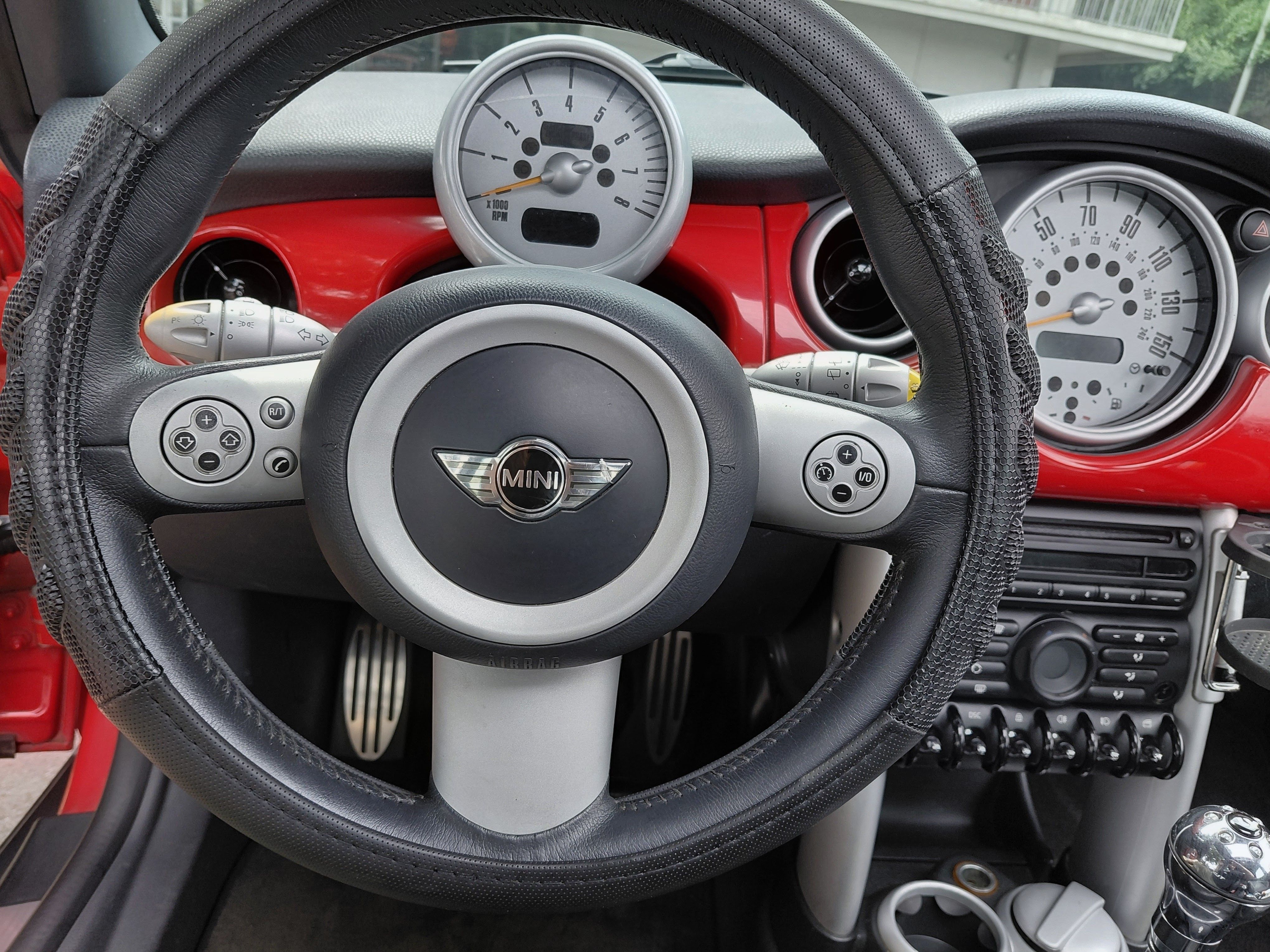 Used 2005 MINI Cooper S FWD image 2