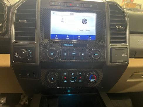 Used 2020 Ford F250 XLT w/ XLT Premium Package image 20