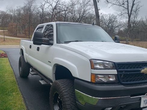 Used 2007 Chevrolet Silverado 2500 LT w/ Heavy-Duty Power Package image 4