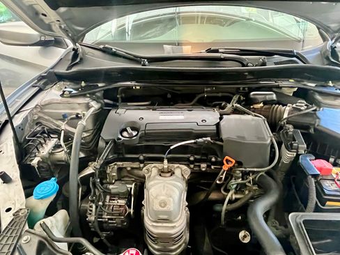 Used 2017 Honda Accord Sport image 16