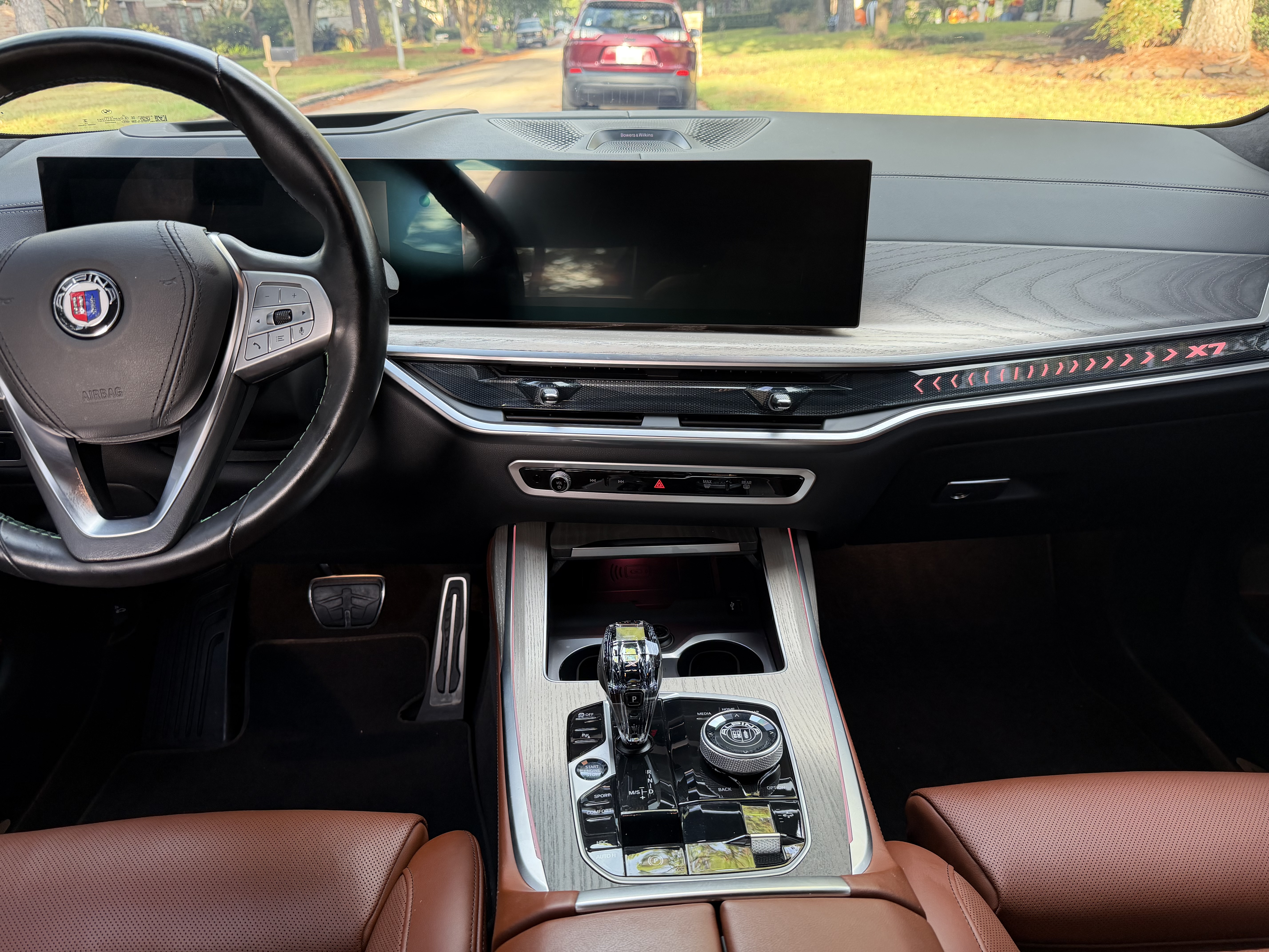 Used 2025 BMW ALPINA XB7 AWD/4WD image 6