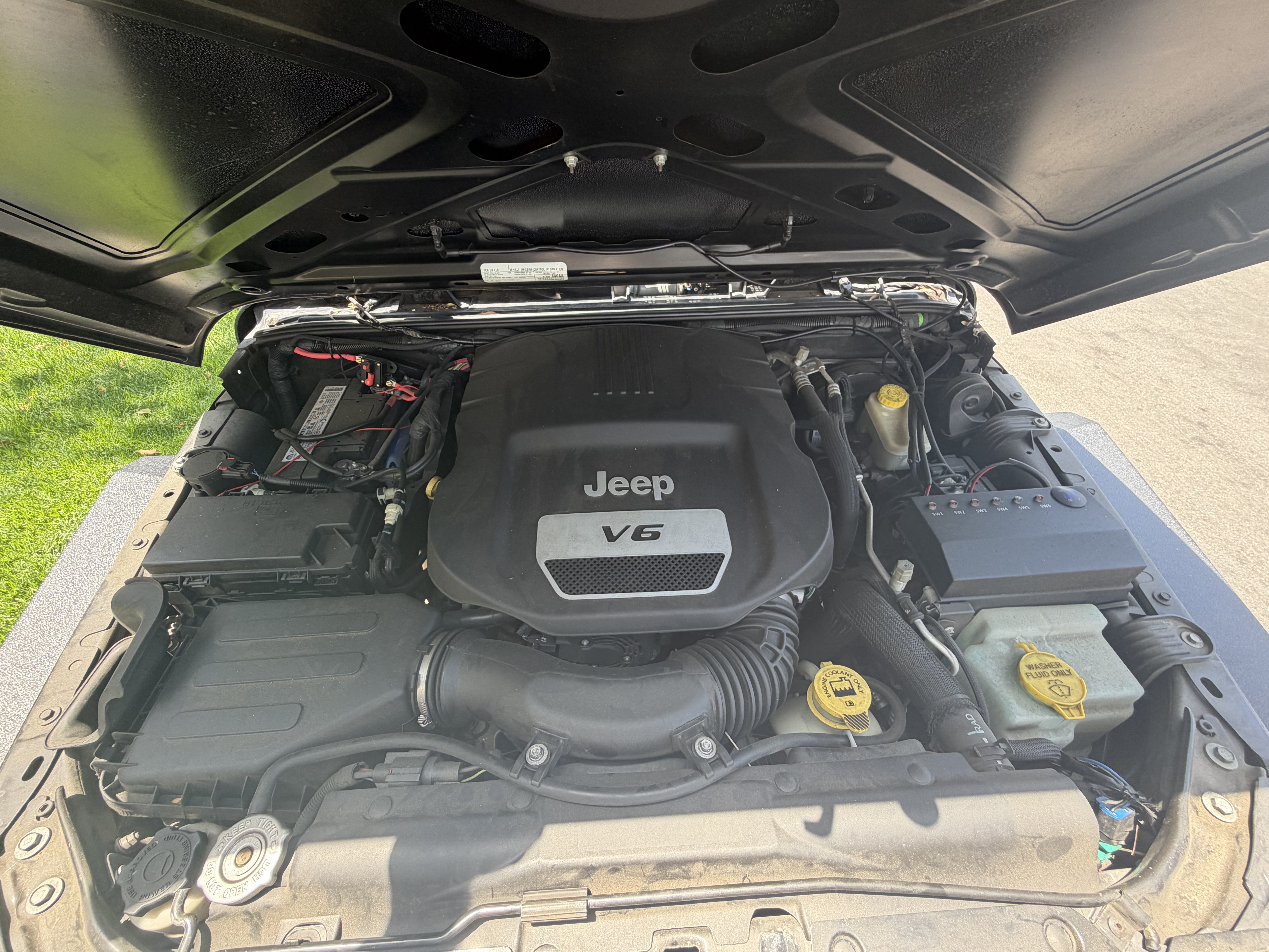 Used 2017 Jeep Wrangler Unlimited Sport AWD/4WD image 2