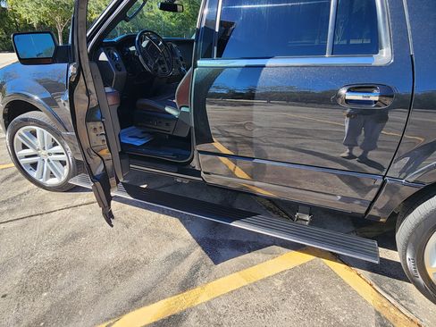 Used 2015 Ford Expedition EL Platinum image 10