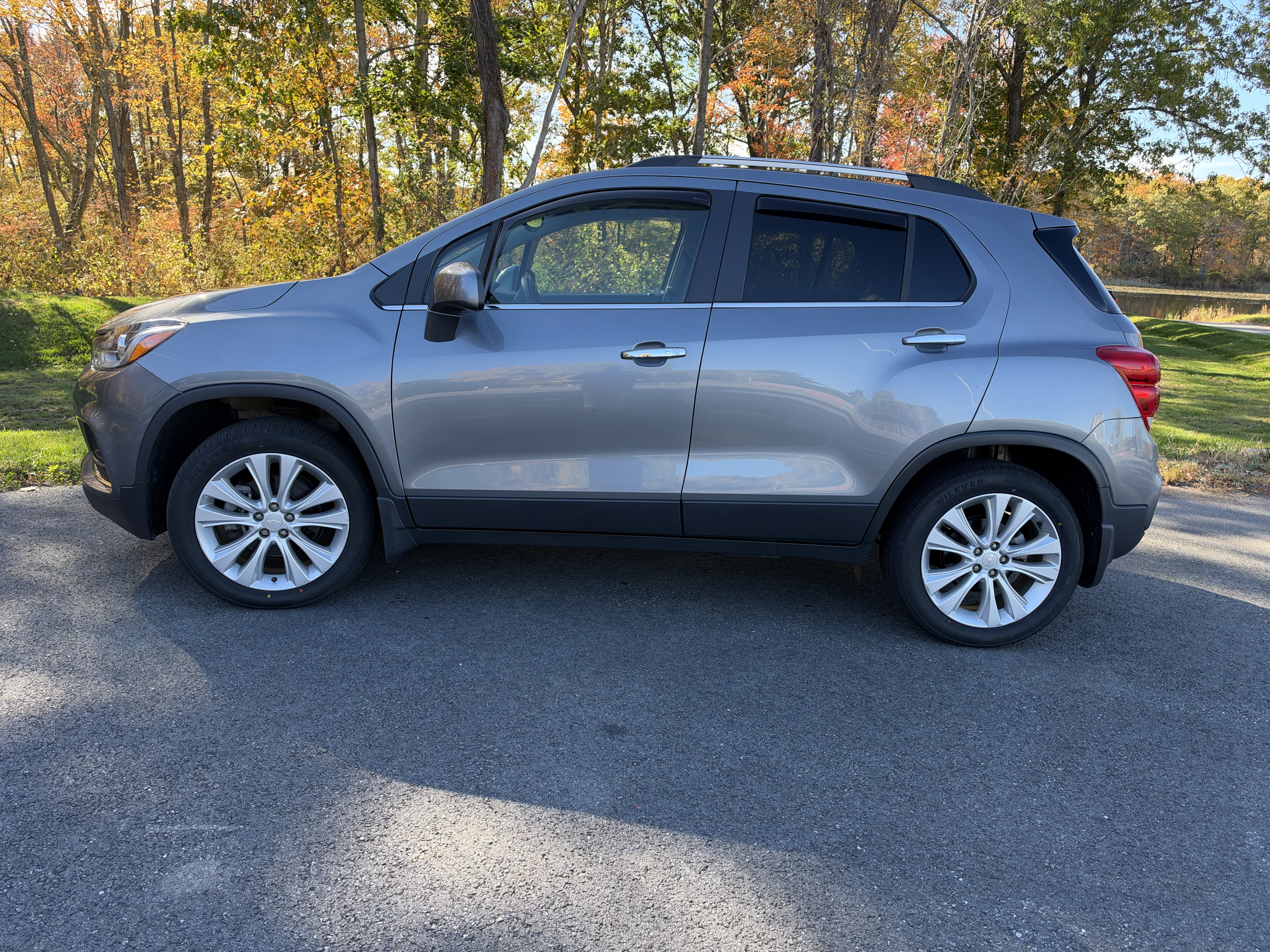 Used 2020 Chevrolet Trax Premier w/ LPO, Protection Package AWD/4WD image 4