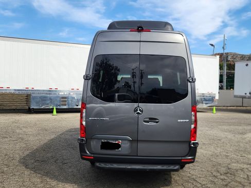 Used 2019 Mercedes-Benz Sprinter 2500 image 5