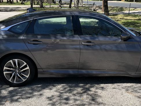 Used 2018 Honda Accord Hybrid image 6