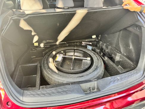 Used 2018 Toyota C-HR XLE image 18