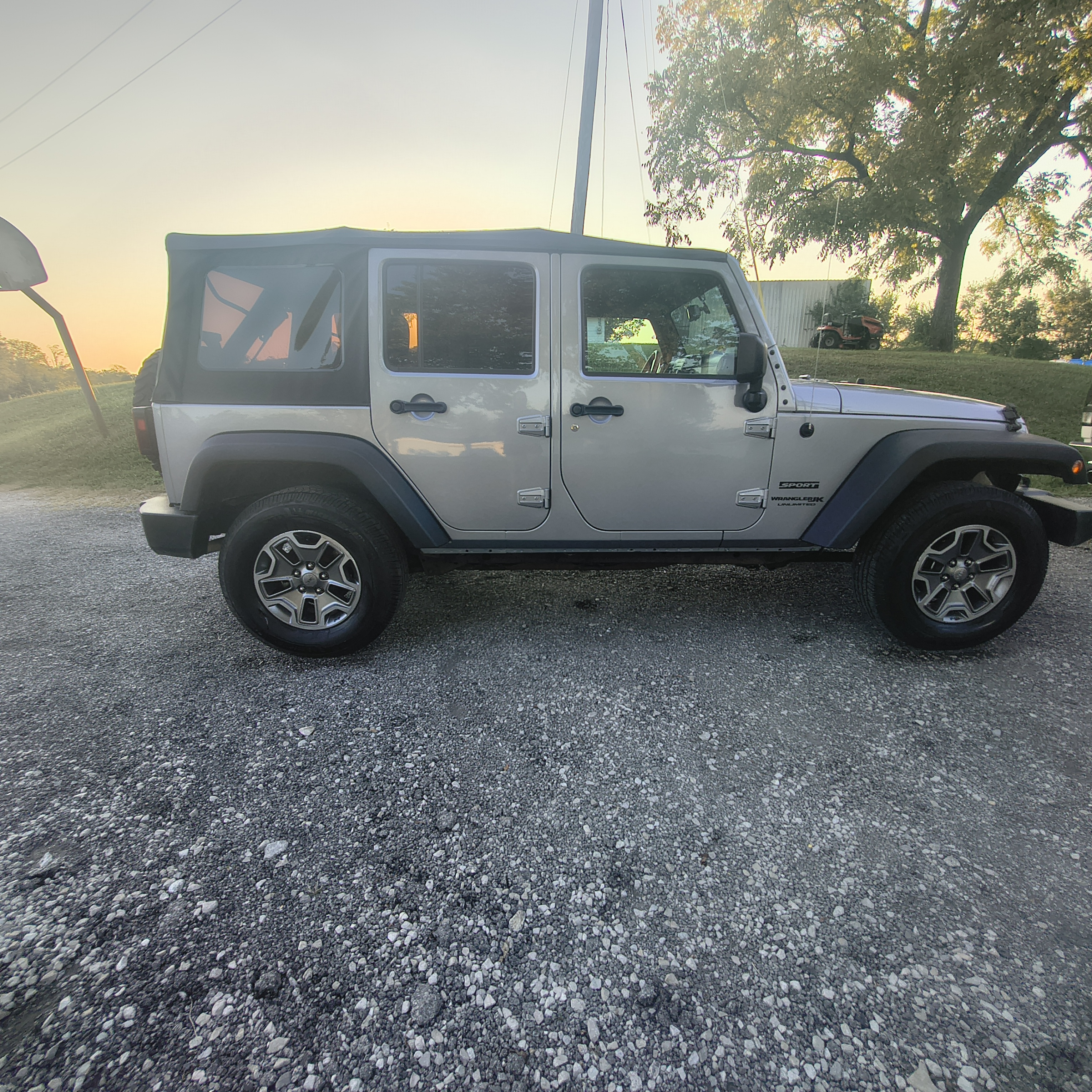 Used 2018 Jeep Wrangler Unlimited Sport S AWD/4WD image 1