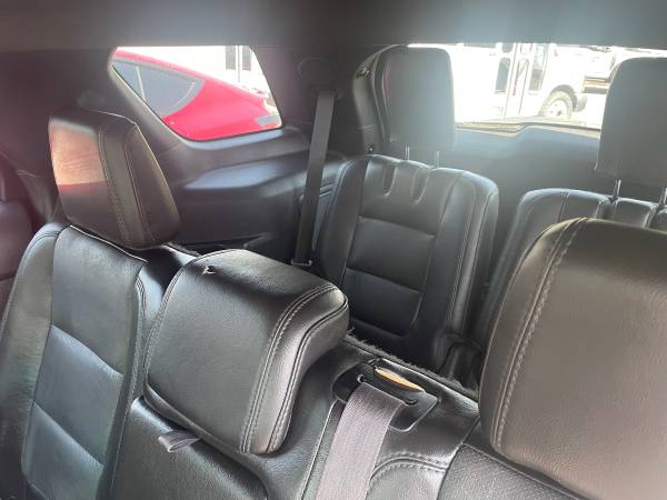 Used 2014 Ford Explorer Limited w/ Equipment Group 302A AWD/4WD image 10
