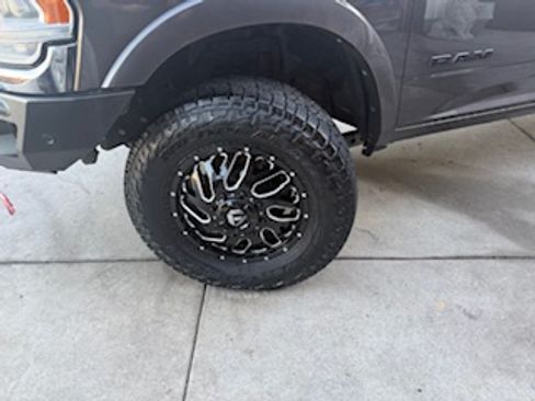 Used 2020 RAM 3500 Laramie image 12