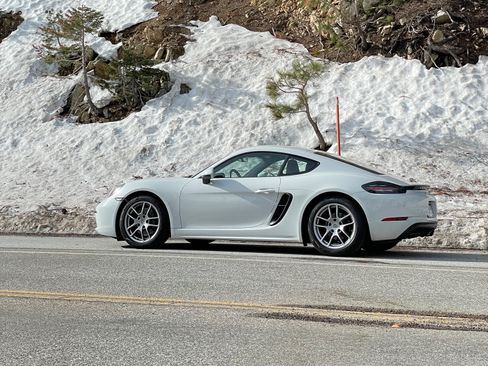 Used 2019 Porsche 718 Cayman image 1