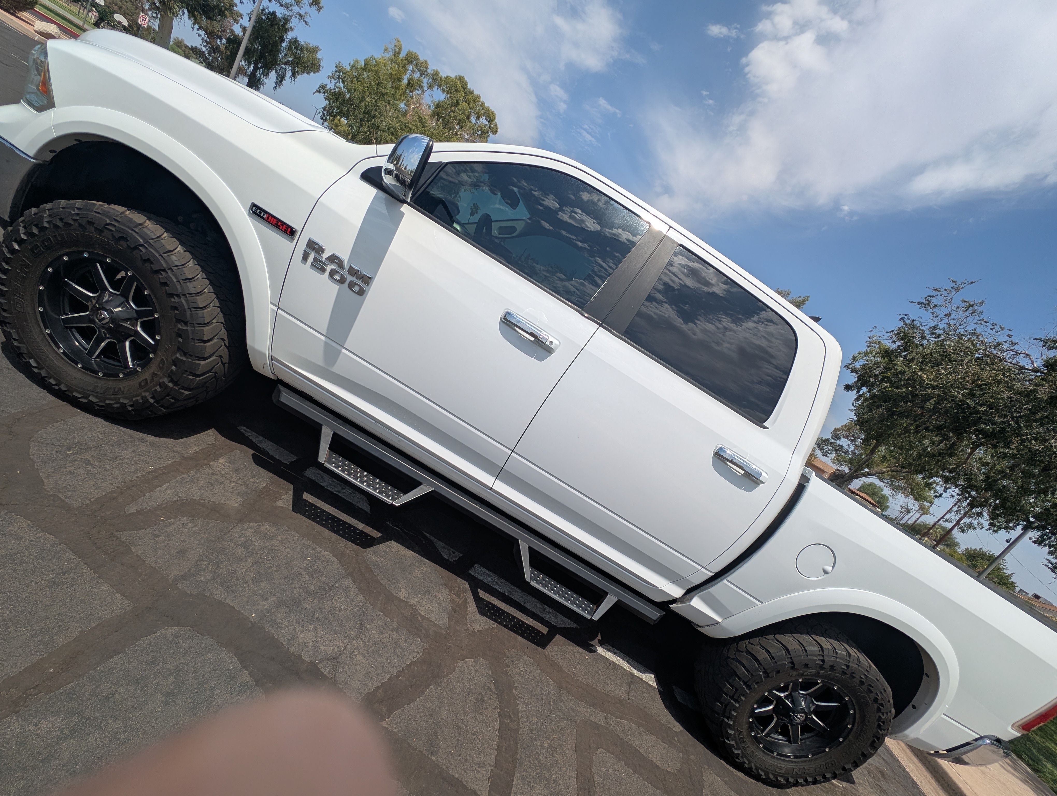 Used 2016 RAM 1500 Laramie w/ Convenience Group AWD/4WD image 2