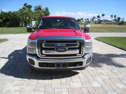 Used 2014 Ford F250 XLT image 2