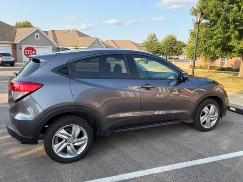 Used 2019 Honda HR-V EX image 8