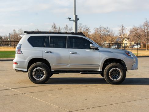 Used 2014 Lexus GX 460 460 Sport Utility 4D w/ Premium Package image 5