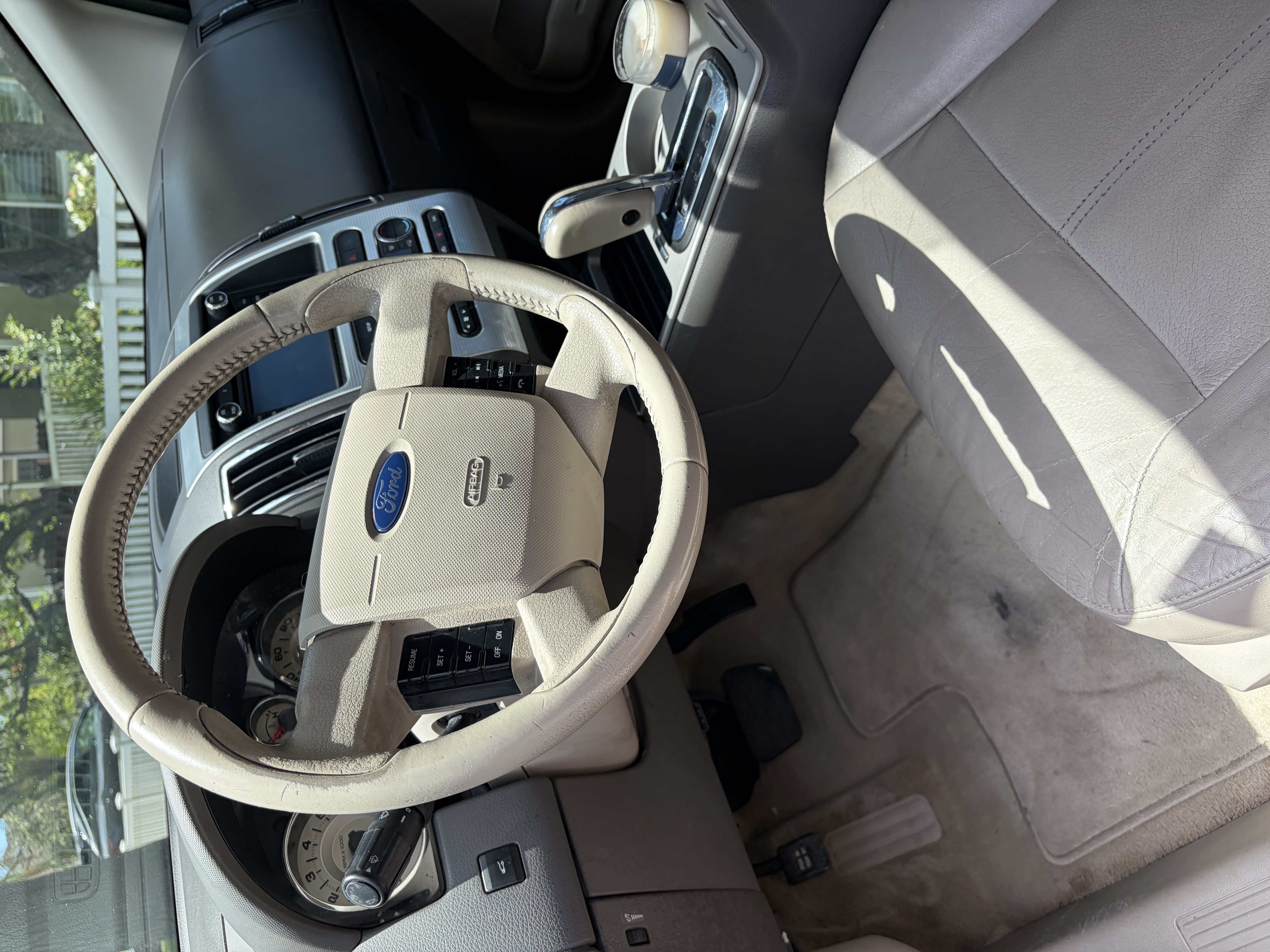 Used 2010 Ford Edge SEL FWD image 8