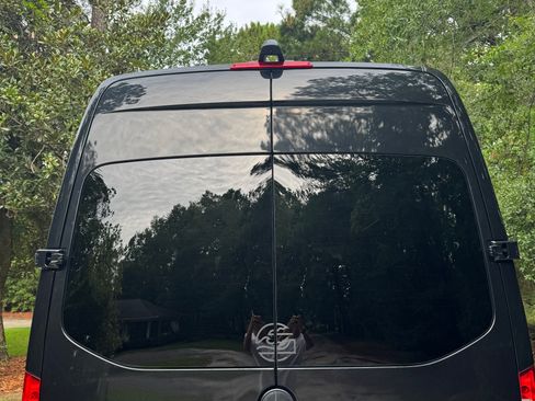 Used 2019 Mercedes-Benz Sprinter 2500 image 6