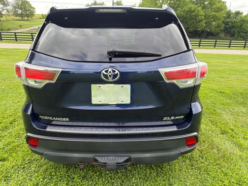 Used 2016 Toyota Highlander XLE AWD/4WD image 6