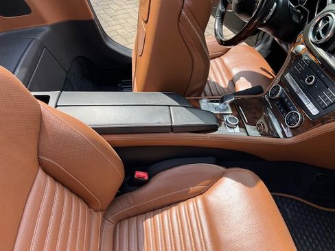 Used 2017 Mercedes-Benz SL 550 image 26