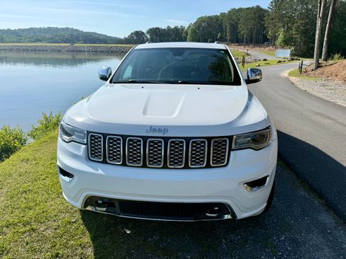 Used 2018 Jeep Grand Cherokee Overland RWD image 19