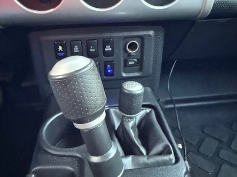 Used 2007 Toyota FJ Cruiser 4WD image 8