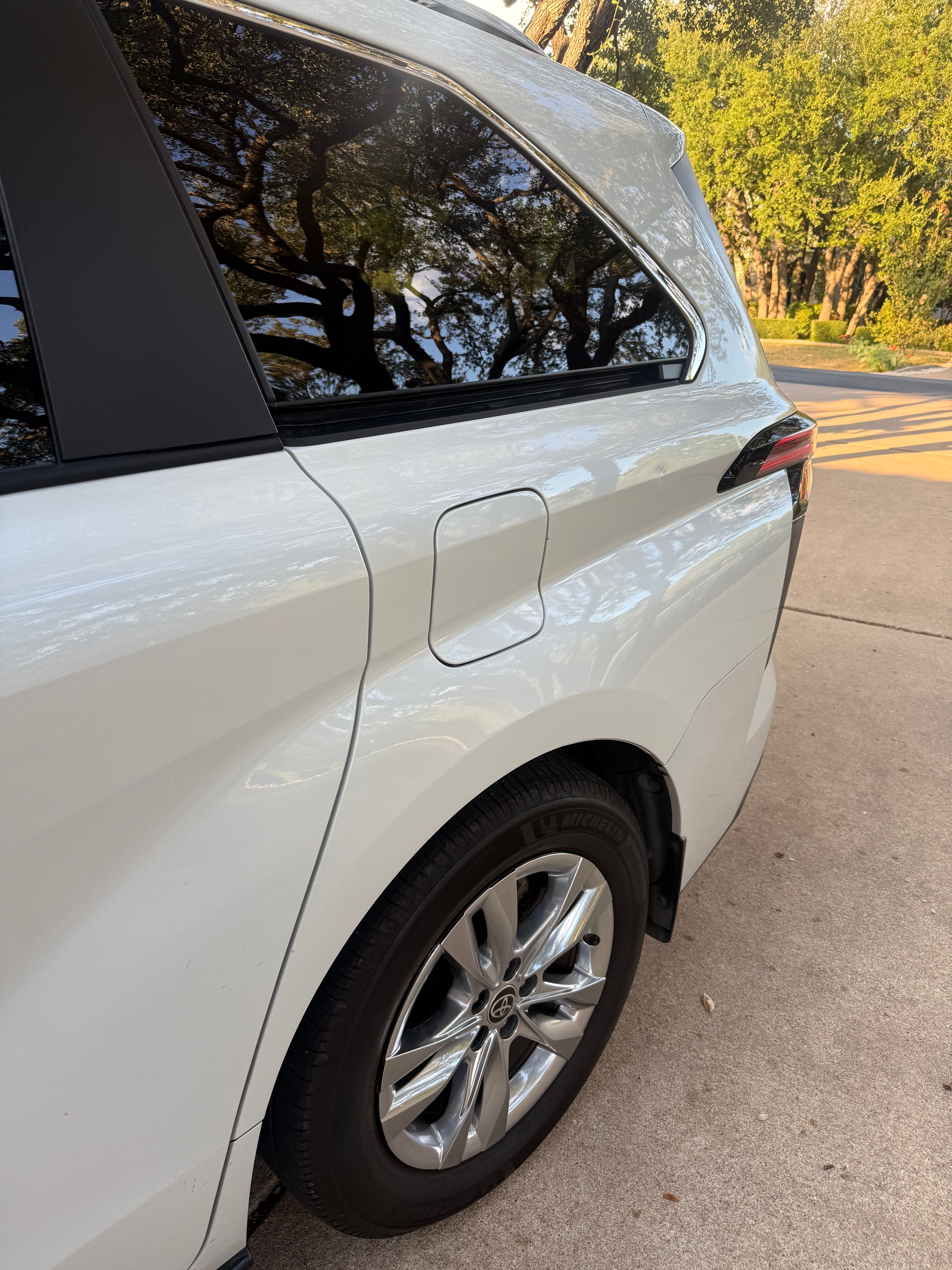 Used 2022 Toyota Sienna Limited AWD/4WD image 5