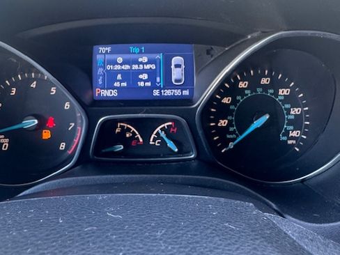 Used 2014 Ford Focus SE w/ Equipment Group 201A image 2