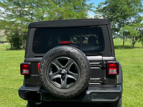 Used 2021 Jeep Wrangler Unlimited Sport AWD/4WD image 5