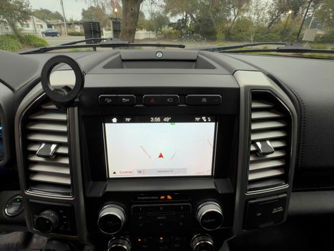 Used 2018 Ford F150 Platinum w/ Equipment Group 701A Luxury image 14