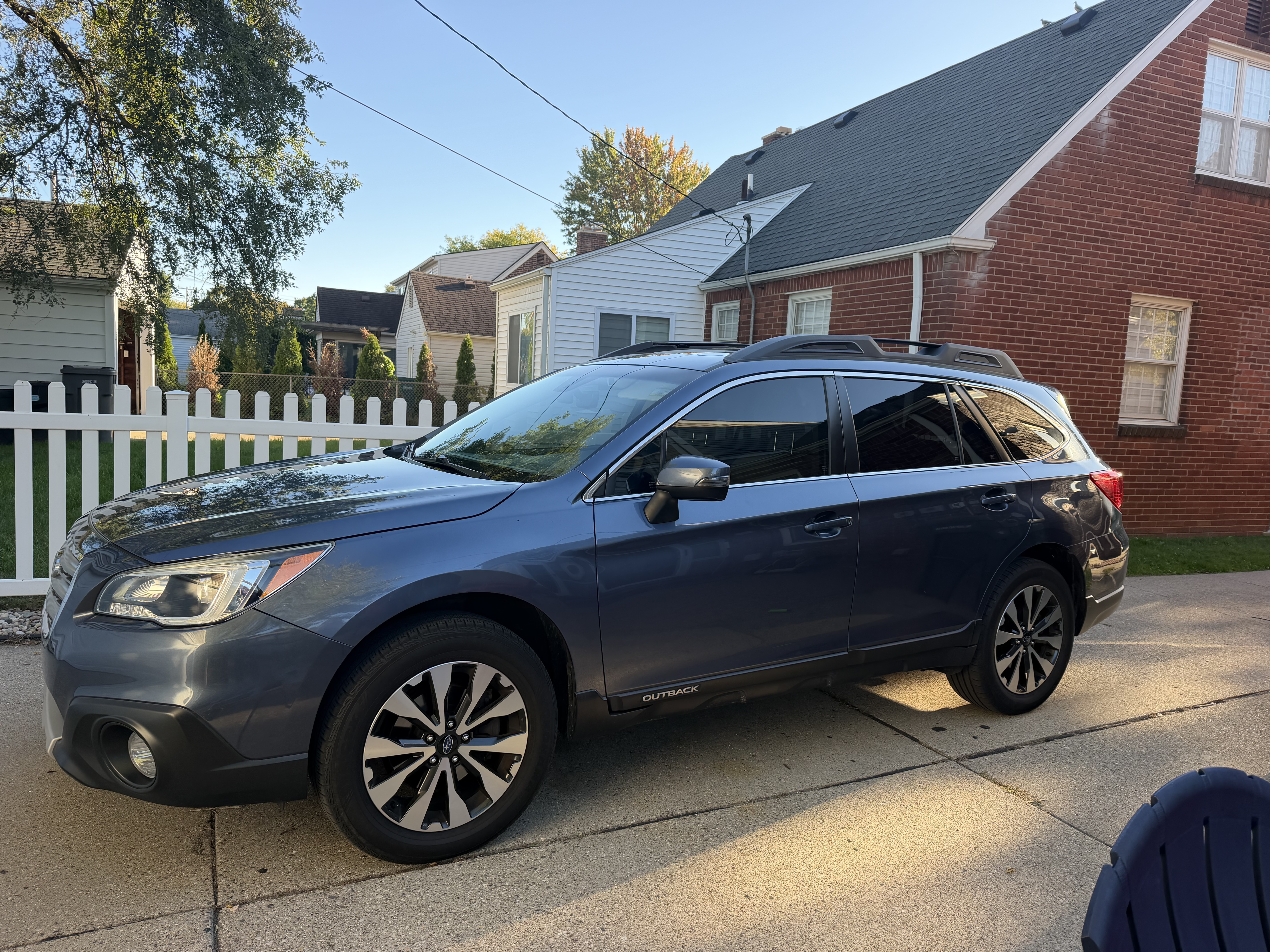 Used 2017 Subaru Outback 3.6R Limited AWD/4WD image 2