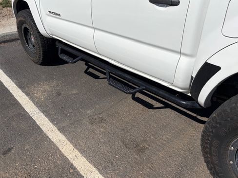 Used 2011 Toyota Tacoma 4x4 Double Cab w/ TRD Off-Road Pkg image 11