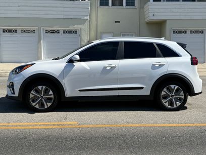 Used 2022 Kia Niro EX