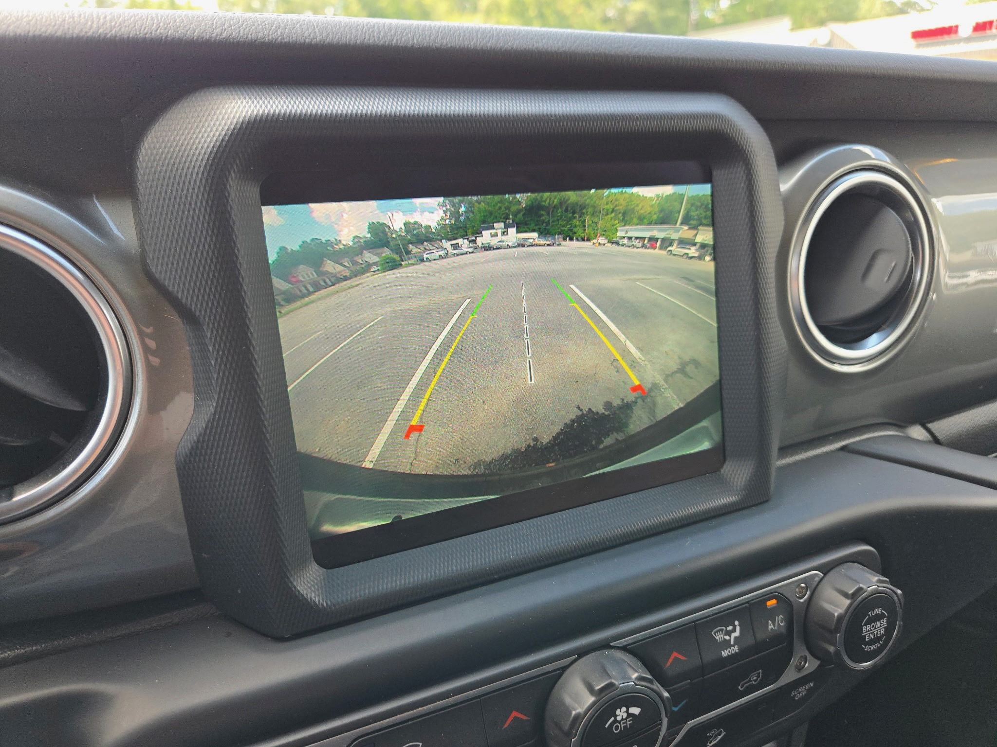 Used 2020 Jeep Wrangler Unlimited Sahara w/ Uconnect 4C Nav & Sound Group AWD/4WD image 15