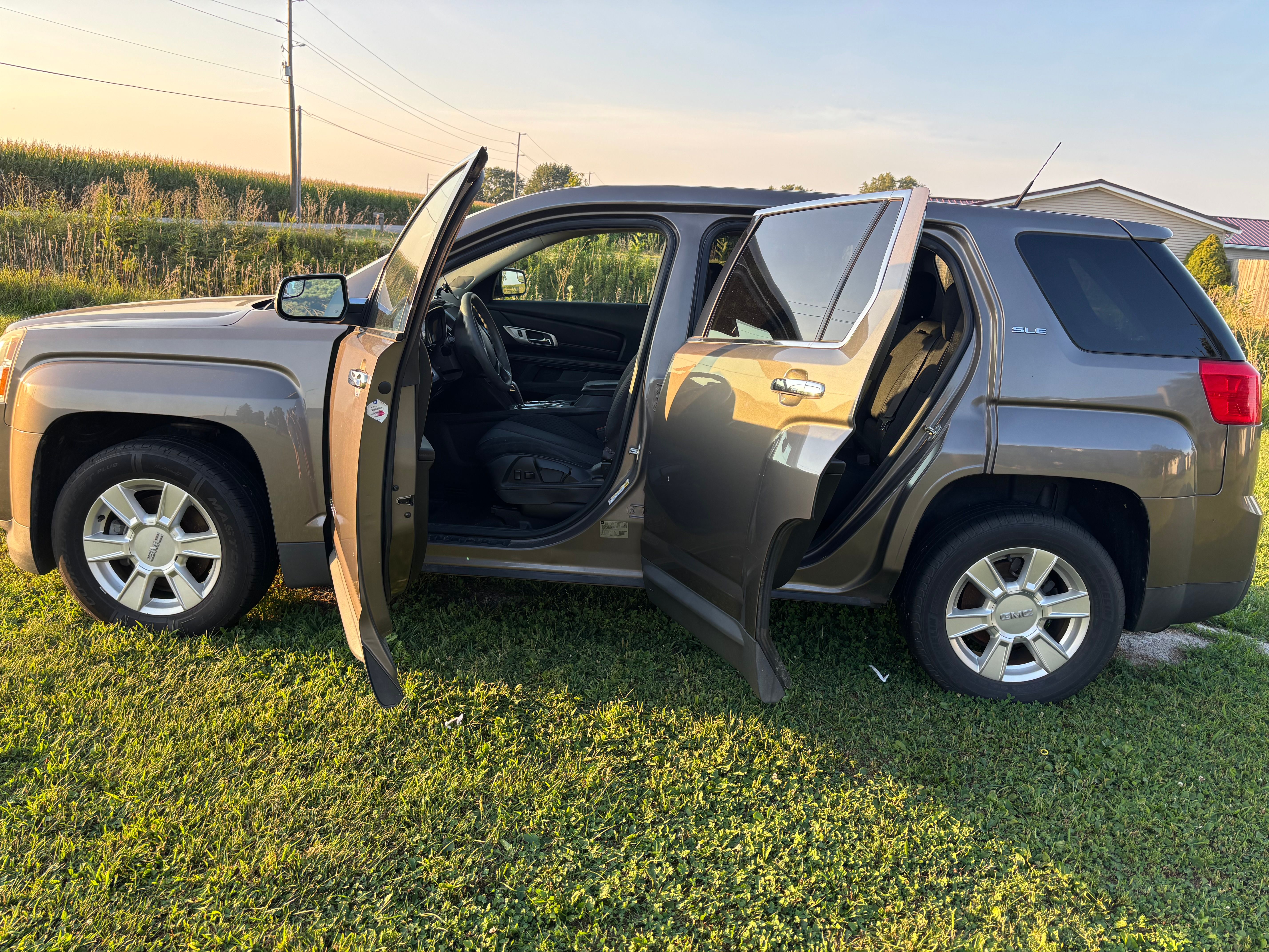 Used 2012 GMC Terrain SLE w/ LPO, Chrome Package FWD image 8