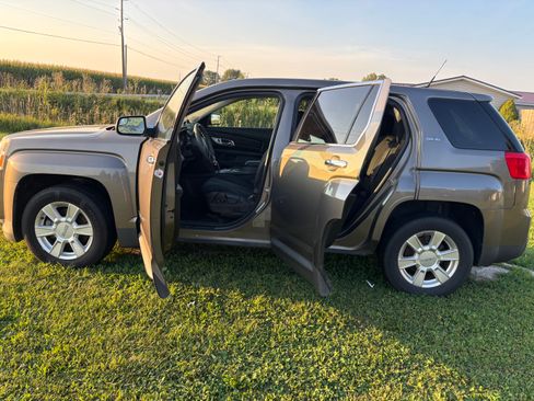 Used 2012 GMC Terrain SLE w/ LPO, Chrome Package FWD image 8