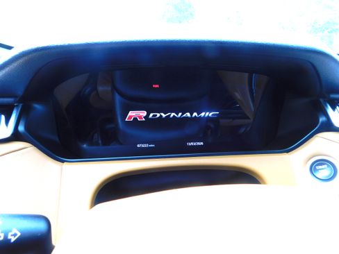 Used 2019 Land Rover Range Rover Velar R-Dynamic HSE image 6