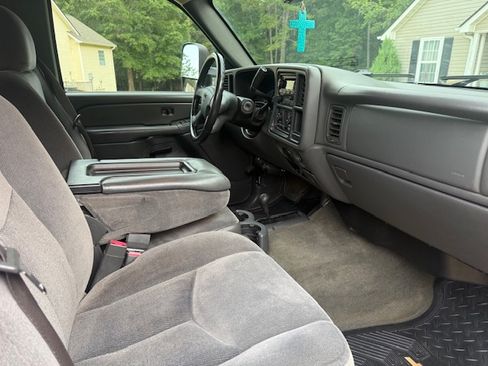 Used 2006 GMC Sierra 2500 SLE AWD/4WD image 15