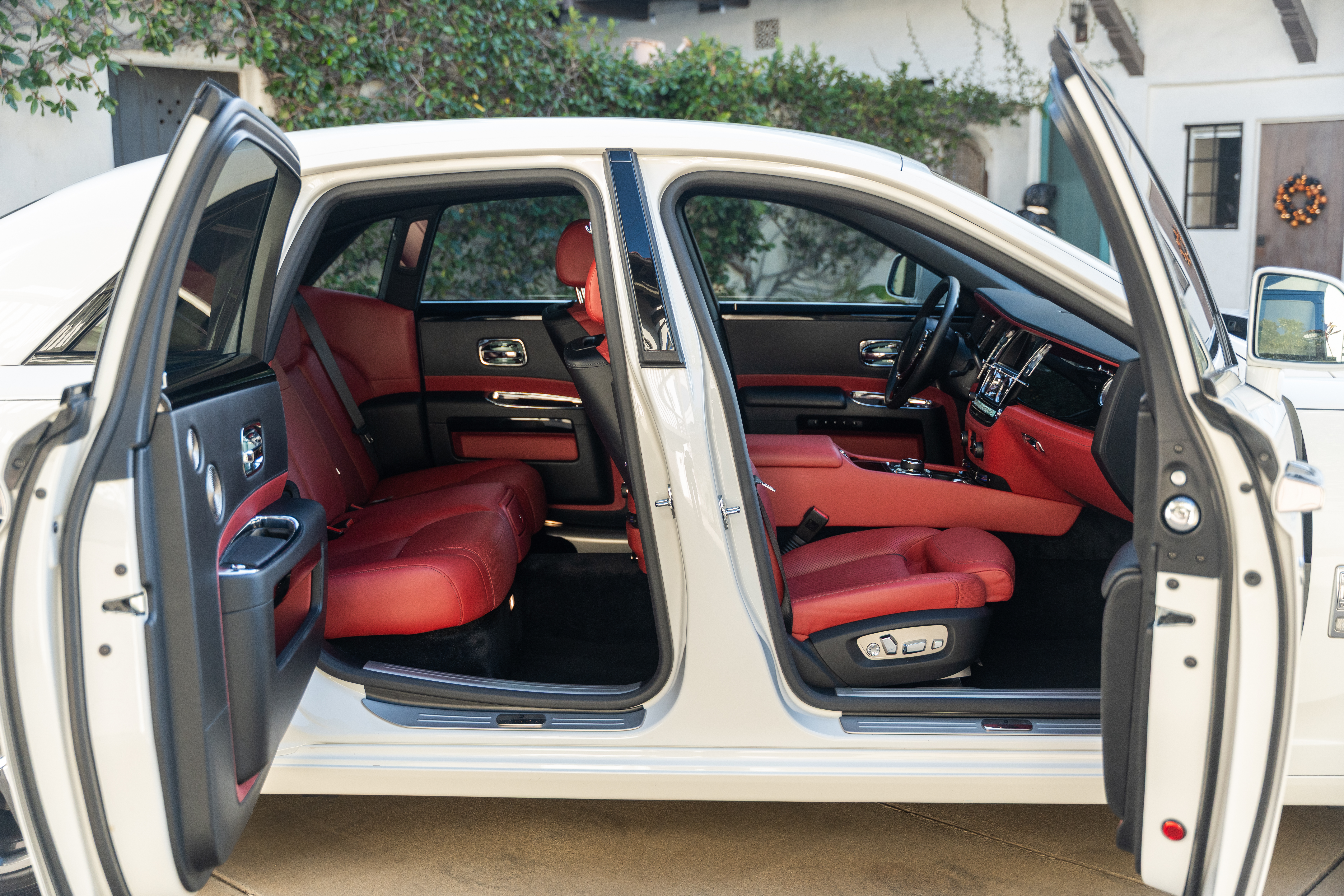 Used 2019 Rolls-Royce Ghost RWD image 8