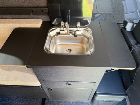 Used 2024 Mercedes-Benz Sprinter 2500 image 10