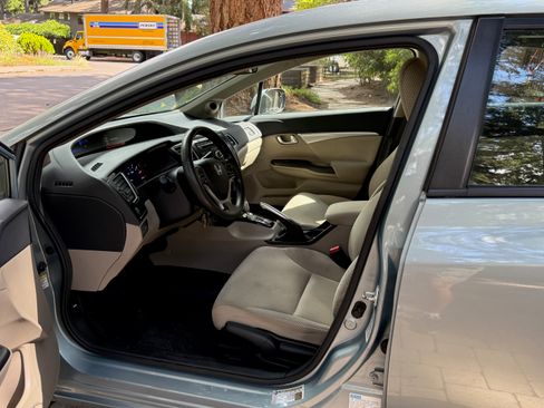 Used 2013 Honda Civic Hybrid Sedan image 12