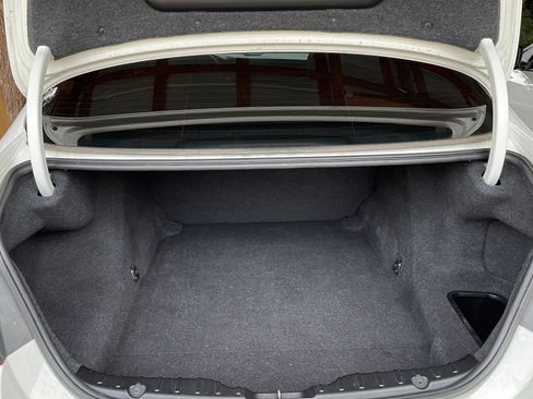Used 2011 BMW 528i Sedan RWD image 2