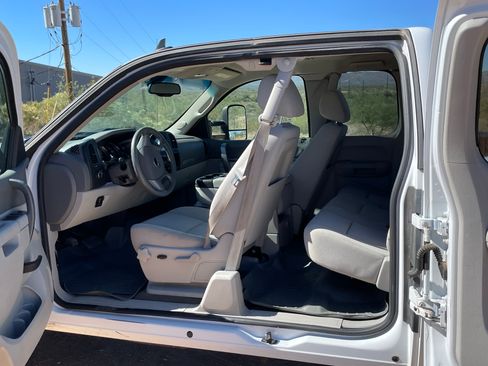 Used 2011 GMC Sierra 2500 SLE w/ SLE Preferred Package image 24